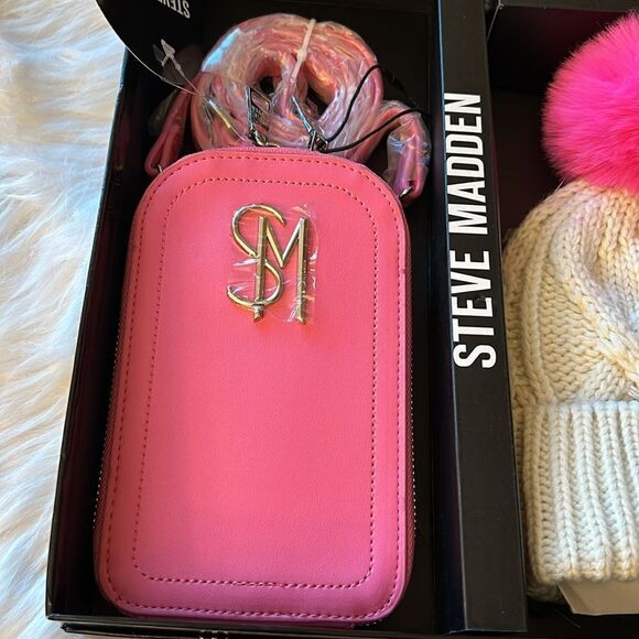 NIB Steve Madden 2PC Gift Set. Beanie Hat w/Matching Phone Crossbody Bag - Pink - Picture 12 of 12